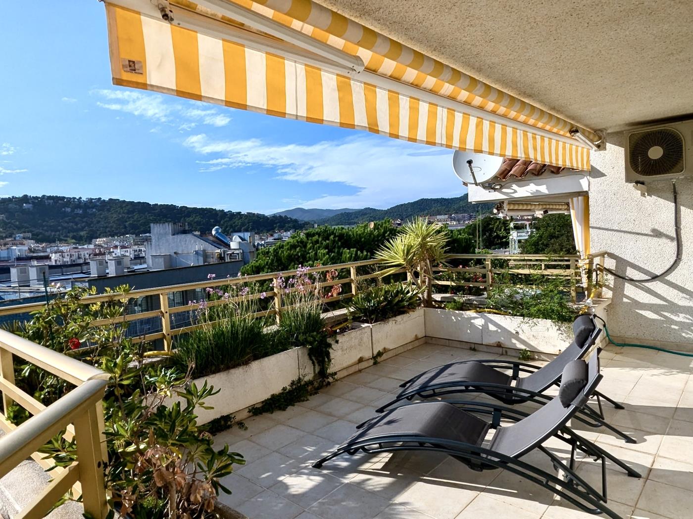 Spacious apartment with a large terrace in Tossa de Mar