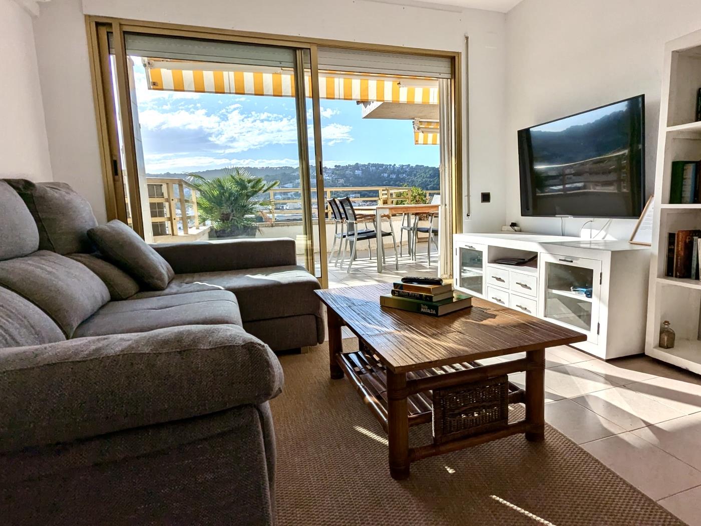 Spacious apartment with a large terrace in Tossa de Mar