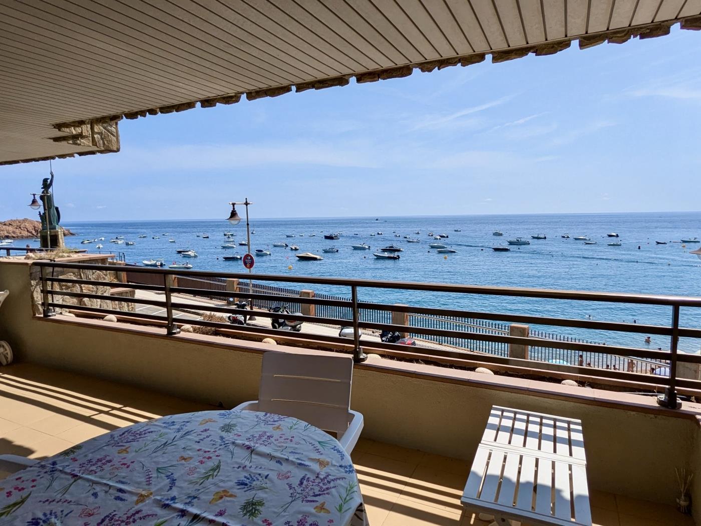 Apartment with Sea Views on the Beachfront in Tossa de Mar. in Tossa de Mar