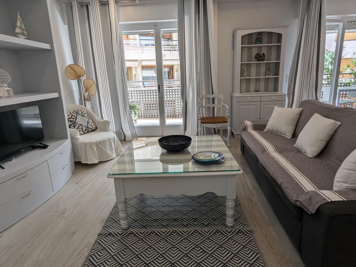 Pretty and cozy apartment with parking. in Tossa de Mar