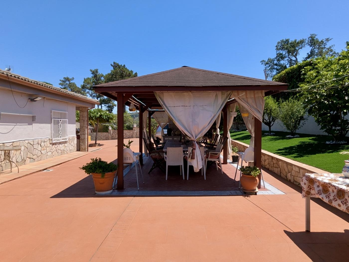 Maison avec piscine, jardin et appartement séparé à Maçanet de la à Maçanet de la Selva