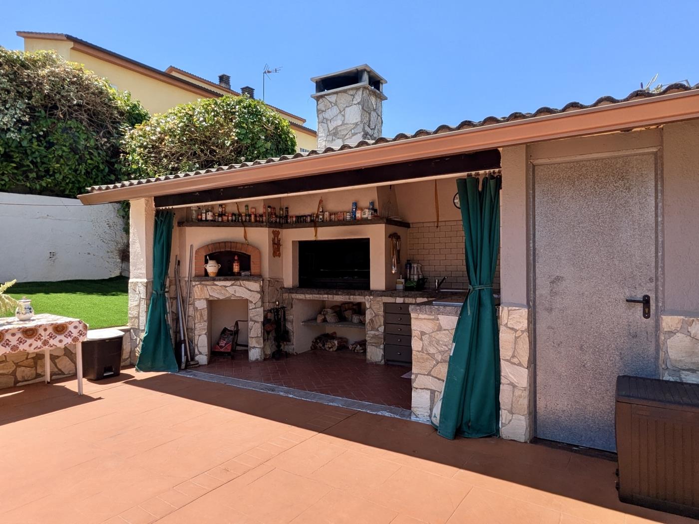 Maison avec piscine, jardin et appartement séparé à Maçanet de la à Maçanet de la Selva