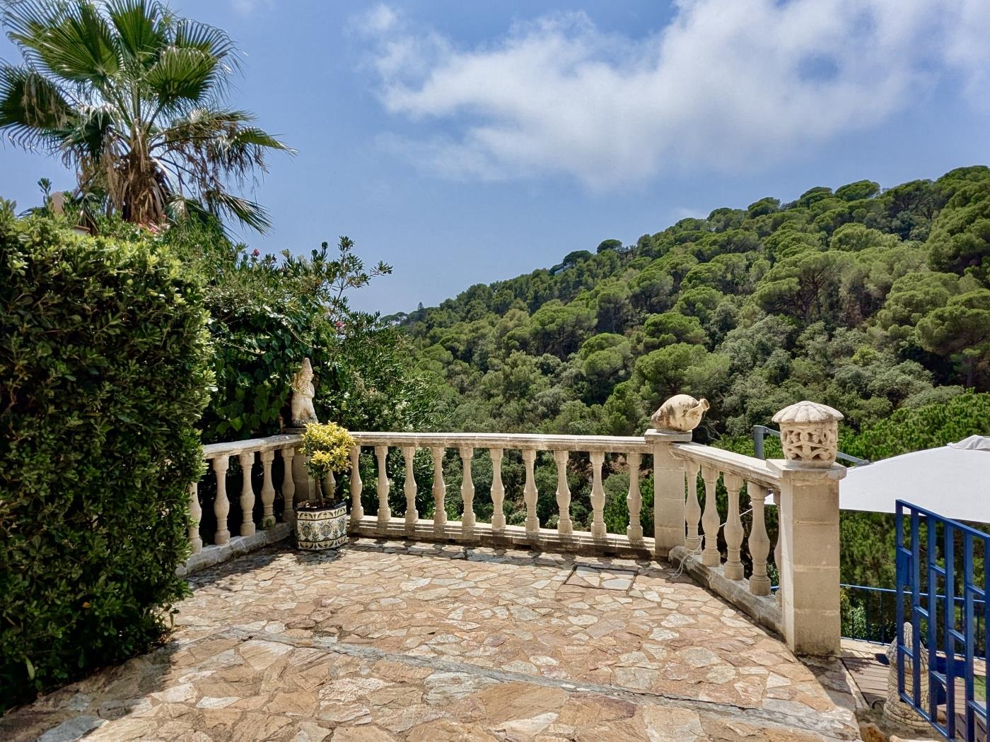 Mediterranean Home in Santa Maria de Llorel – Privacy and Views in Tossa de Mar