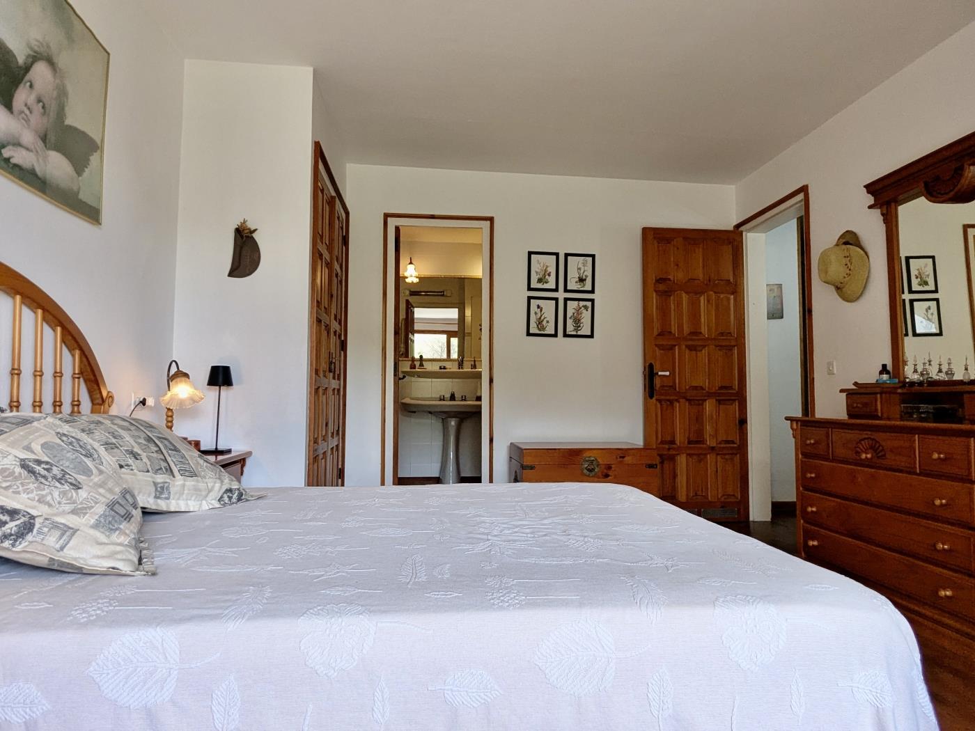 Mediterranean Home in Santa Maria de Llorel – Privacy and Views in Tossa de Mar