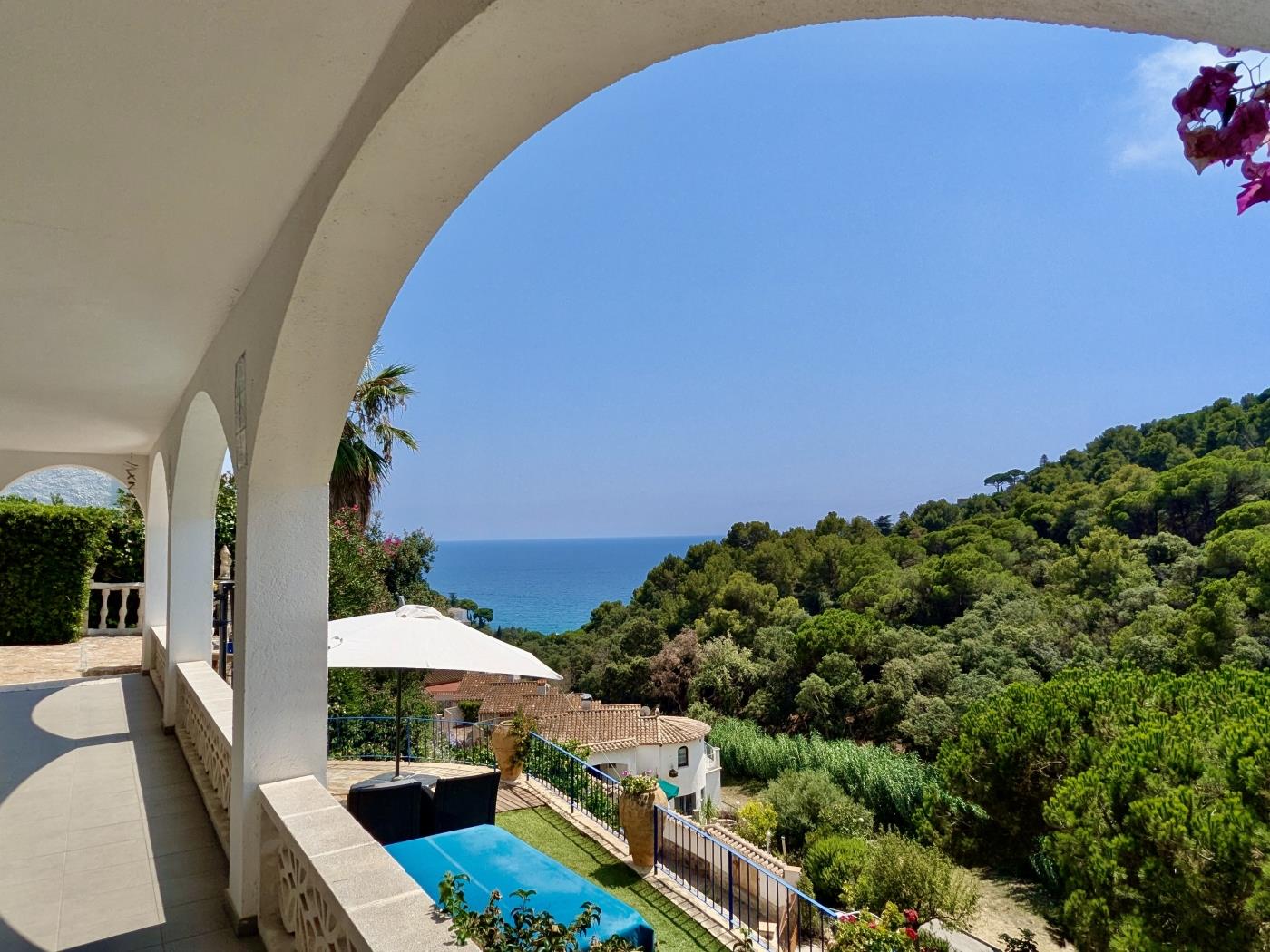 Mediterranean Home in Santa Maria de Llorel – Privacy and Views in Tossa de Mar