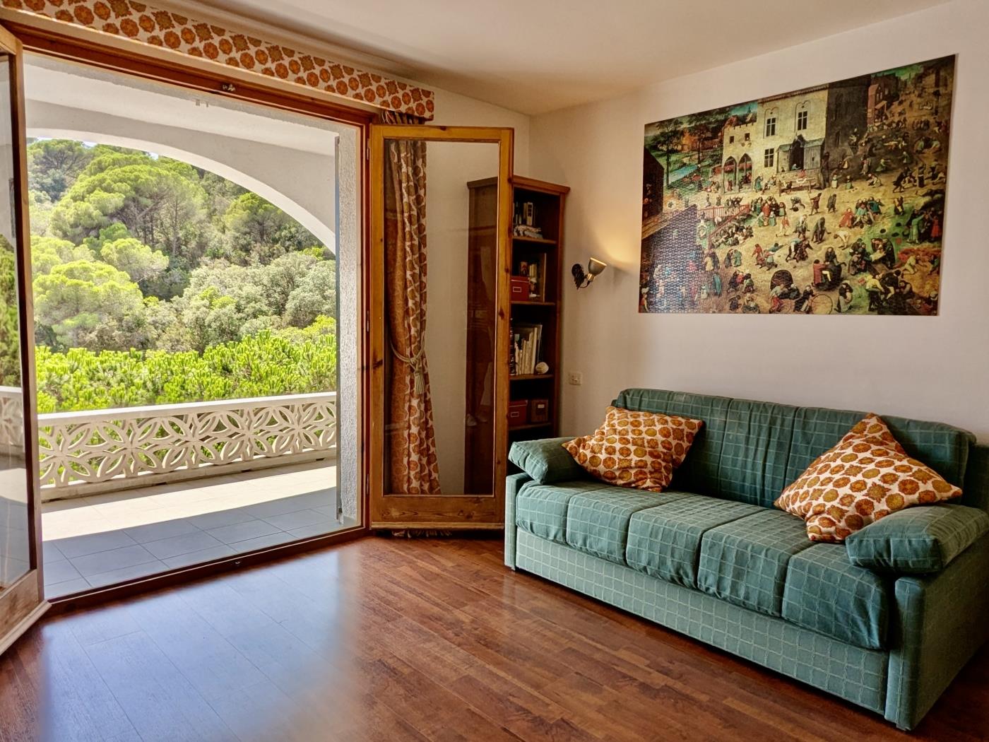 Mediterranean Home in Santa Maria de Llorel – Privacy and Views in Tossa de Mar