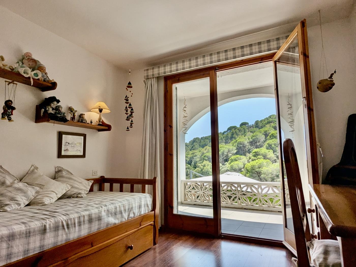 Mediterranean Home in Santa Maria de Llorel – Privacy and Views in Tossa de Mar