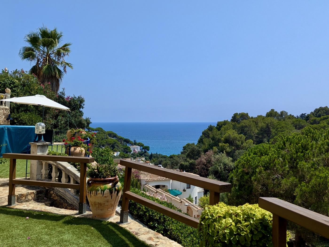 Mediterranean Home in Santa Maria de Llorel – Privacy and Views in Tossa de Mar