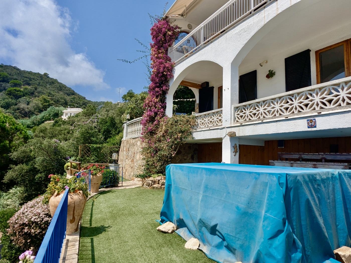 Mediterranean Home in Santa Maria de Llorel – Privacy and Views in Tossa de Mar