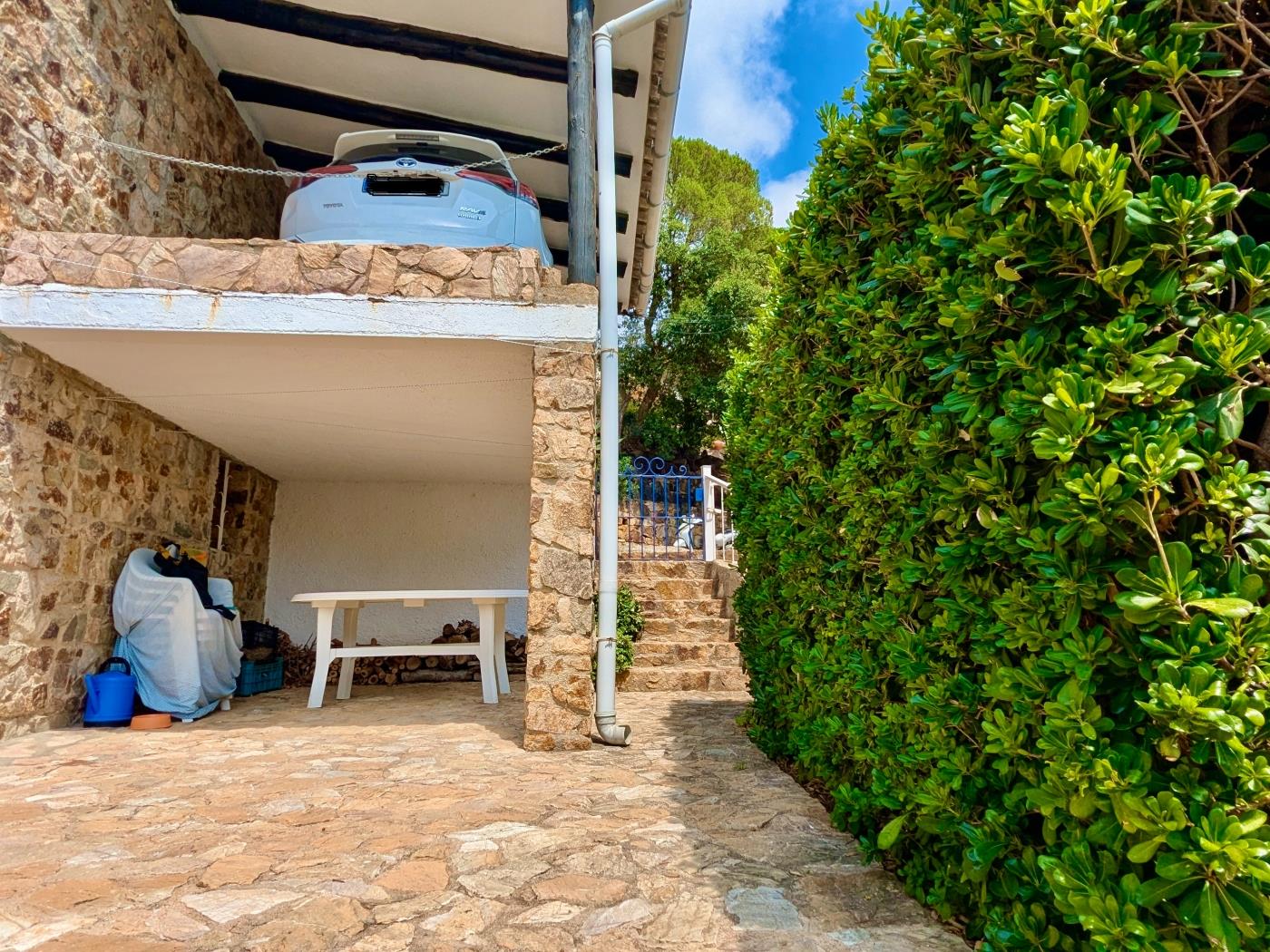 Mediterranean Home in Santa Maria de Llorel – Privacy and Views in Tossa de Mar