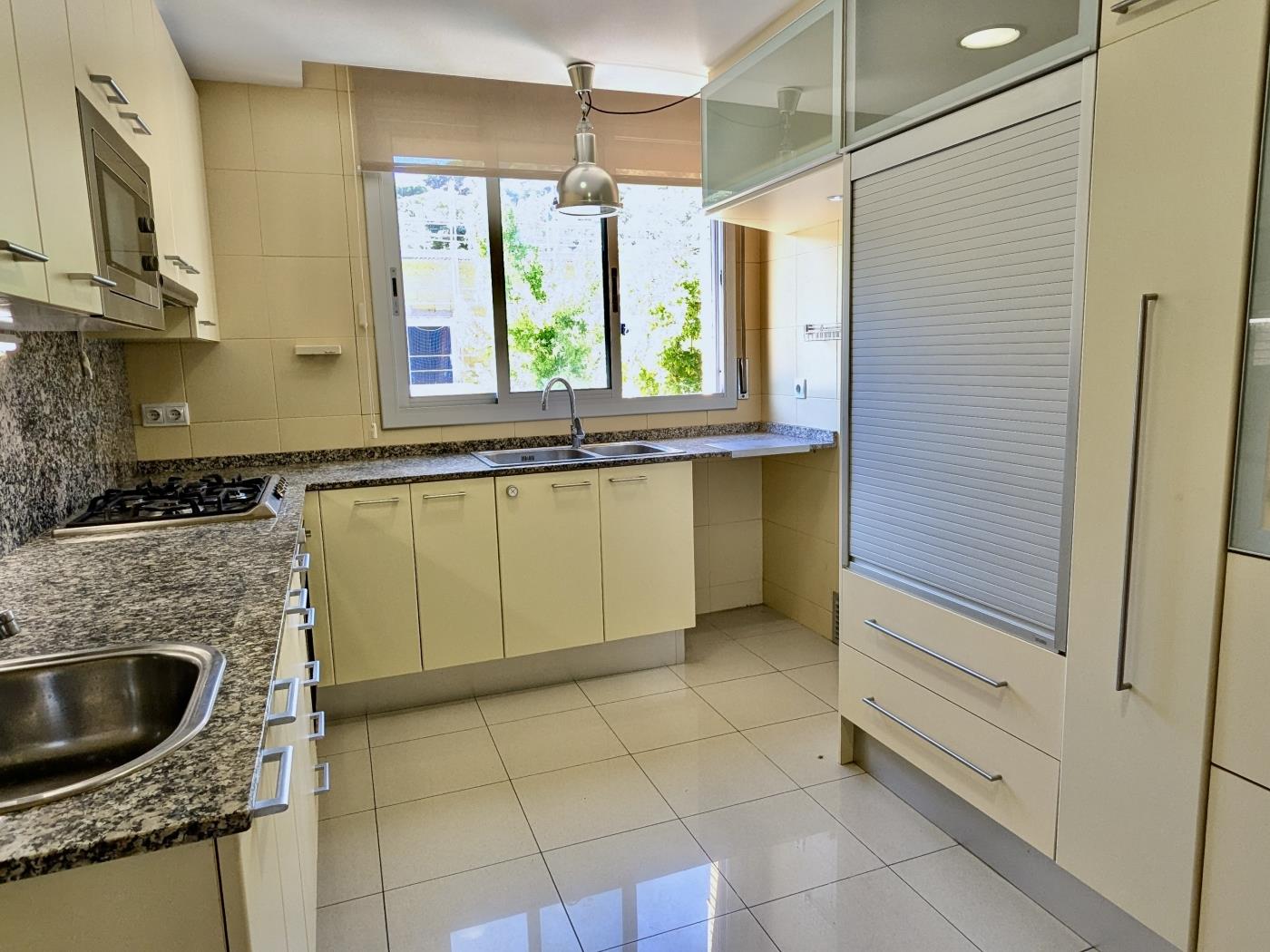 Apartament Lluminós de 3 Habitacions amb Piscina i Aparcament a Tossa de Mar