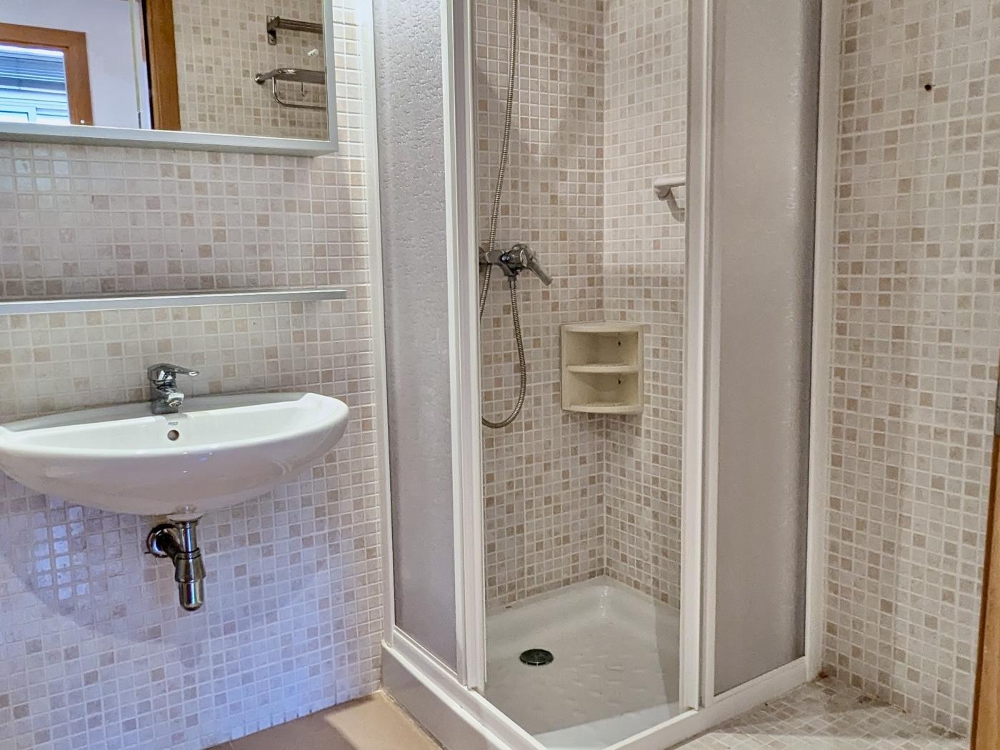 Apartament Lluminós de 3 Habitacions amb Piscina i Aparcament a Tossa de Mar