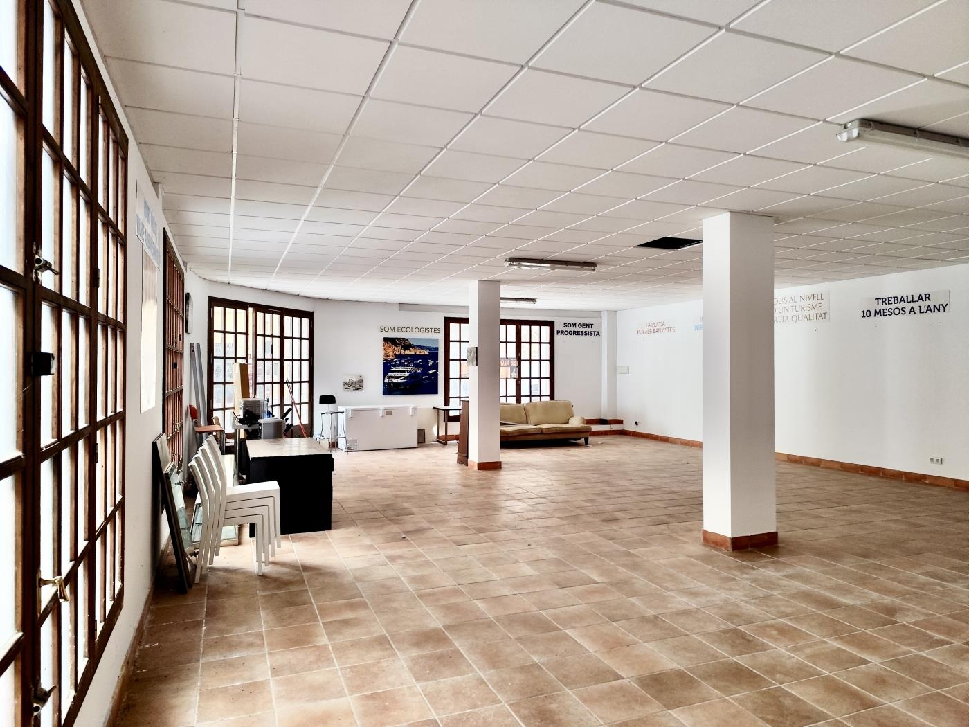 Spacious Commercial Premises for Sale in the Heart of Tossa de Mar's Old Town in Tossa de Mar