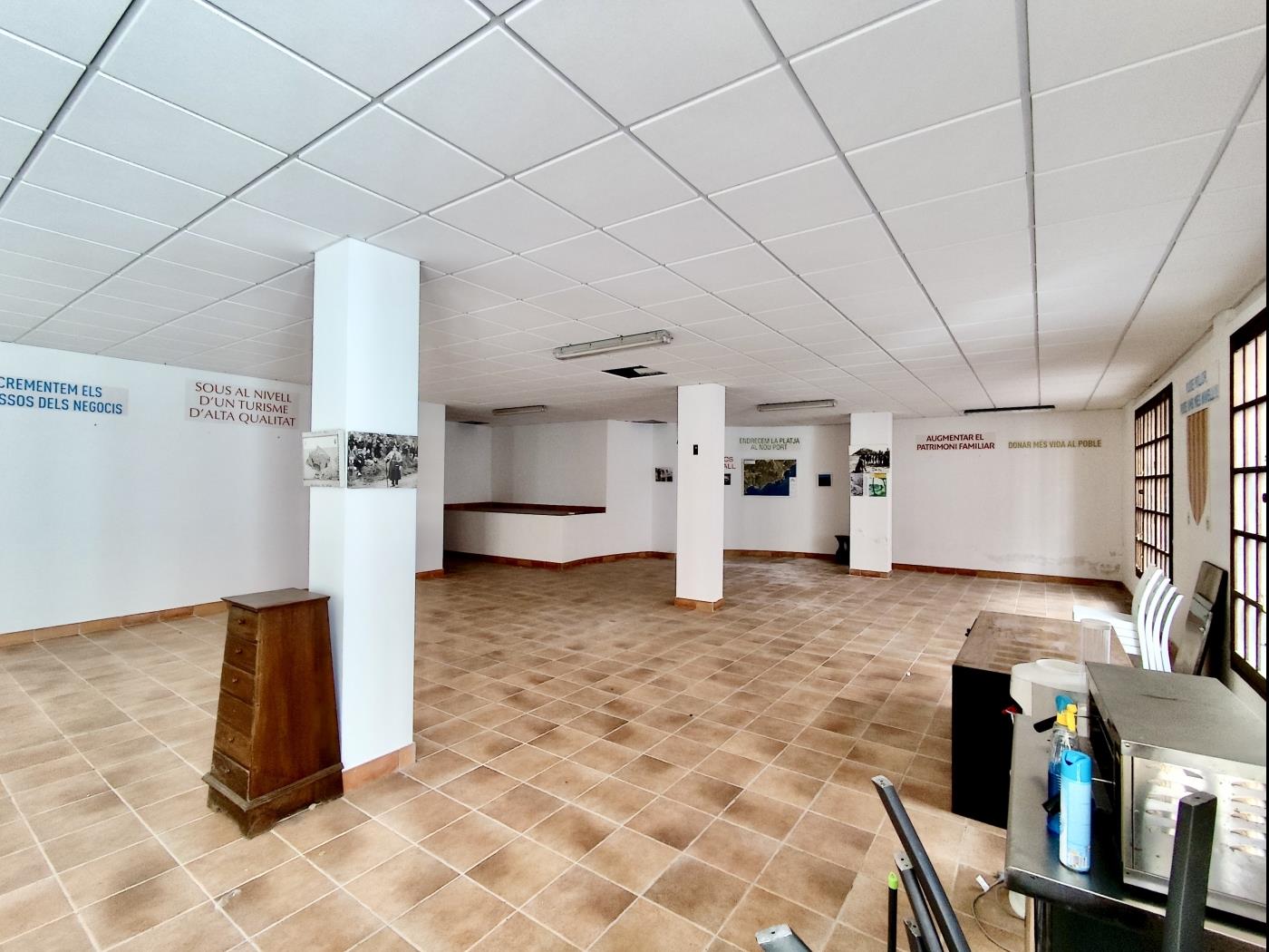 Spacious Commercial Premises for Sale in the Heart of Tossa de Mar's Old Town in Tossa de Mar
