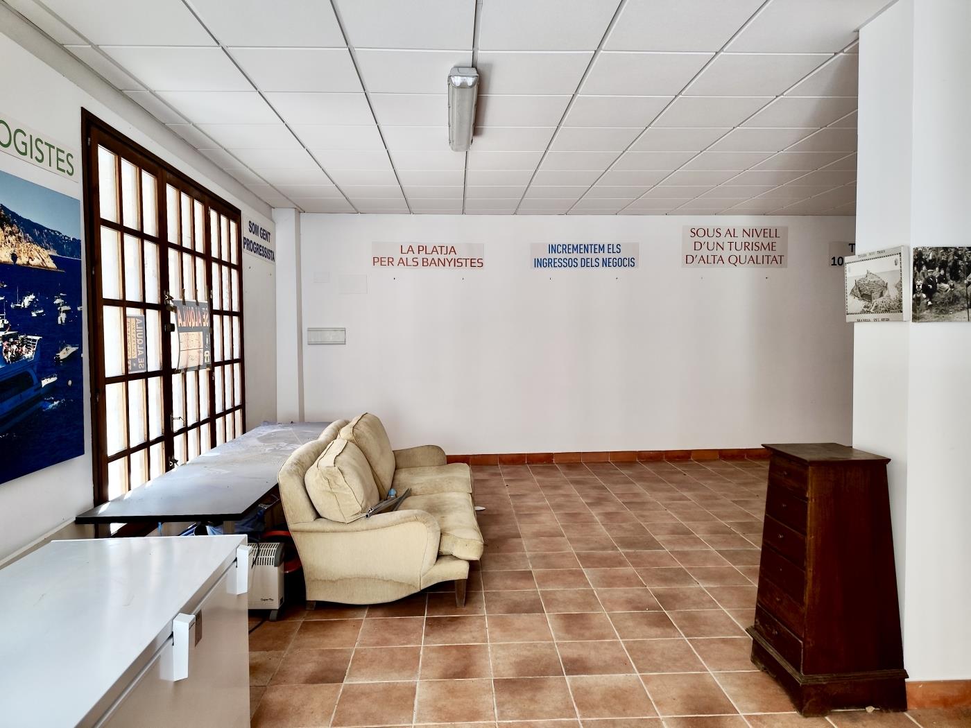 Spacious Commercial Premises for Sale in the Heart of Tossa de Mar's Old Town in Tossa de Mar