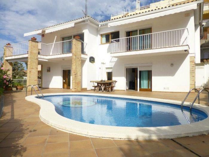 Casa Espaciosa con Zona Exterior Privada en Tossa de Mar