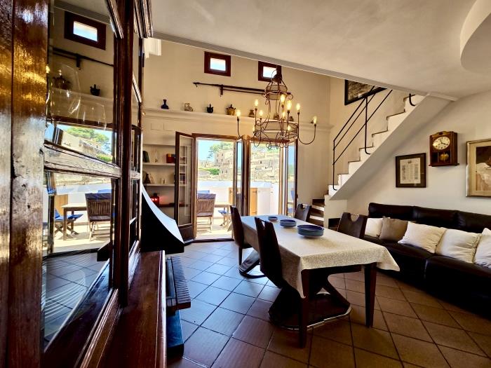 EVH137 - Charming house in front of Codolar Beach