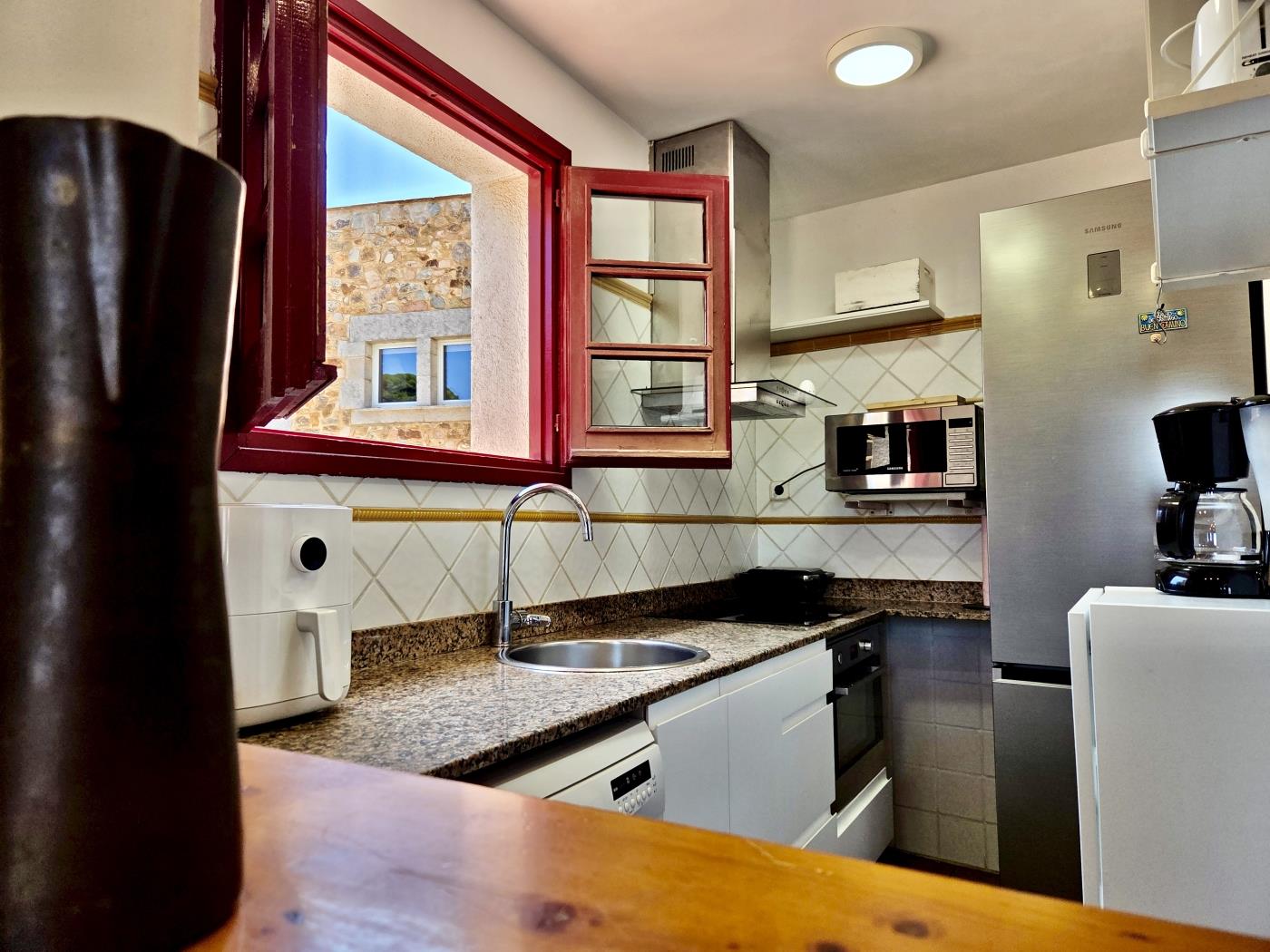 EVH137 - Casa amb encant davant la platja de Codolar a Tossa de Mar