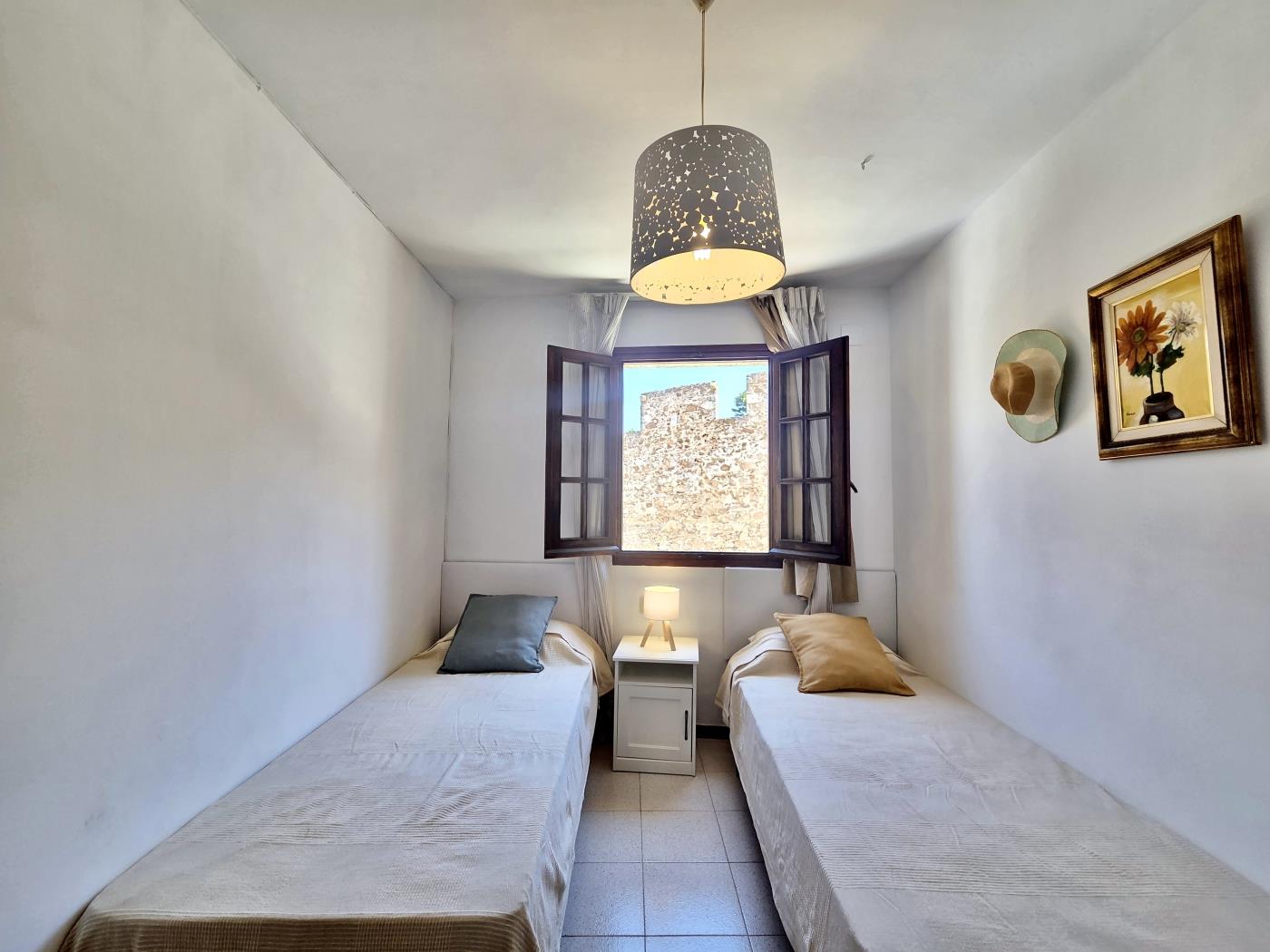 EVH137 - Casa amb encant davant la platja de Codolar a Tossa de Mar